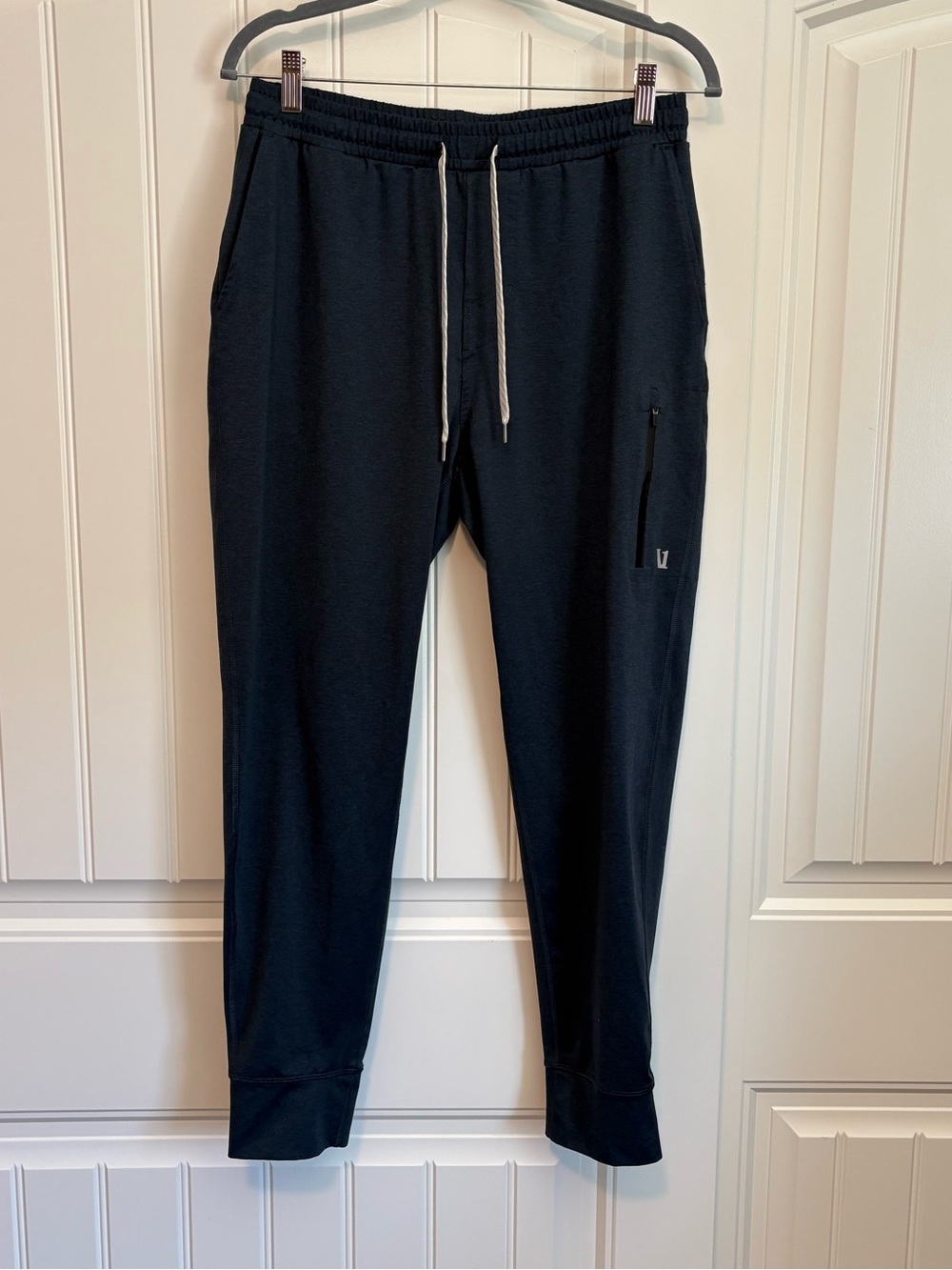 Vuori Sunday Performance Jogger navy blue men’s size medium